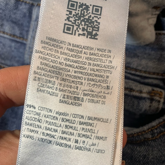 GUESS Los Angeles Distressed Wide Leg Raw Hem Jeans - Size 27 - Picture 5 of 11